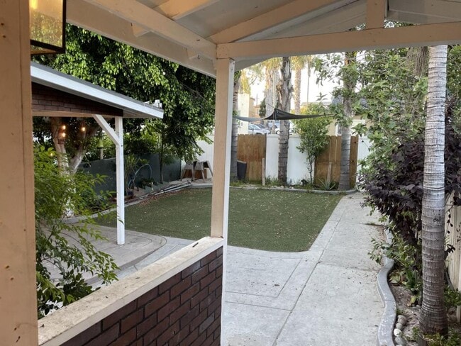 Foto del edificio - 4037 1/2 National Ave, Upstairs, San Diego, CA 92113