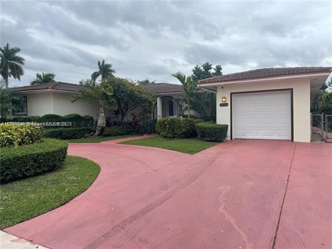 Foto principal - 10214 SW 8th Terrace