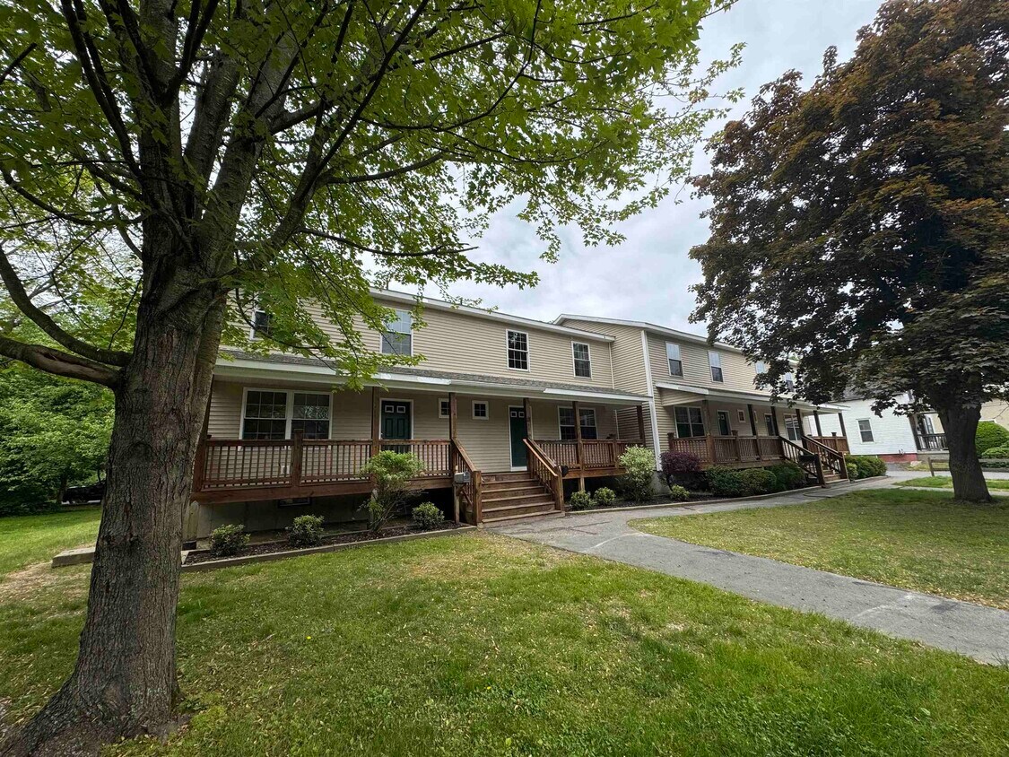 Foto principal - 21 Winchester Ct
