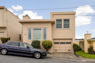 Building Photo - 2 Lapham Way