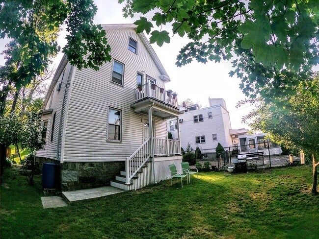 Foto del edificio - 176 Poplar St