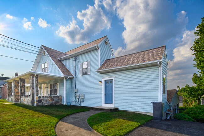 Foto del edificio - 3114 Hilltop Ave