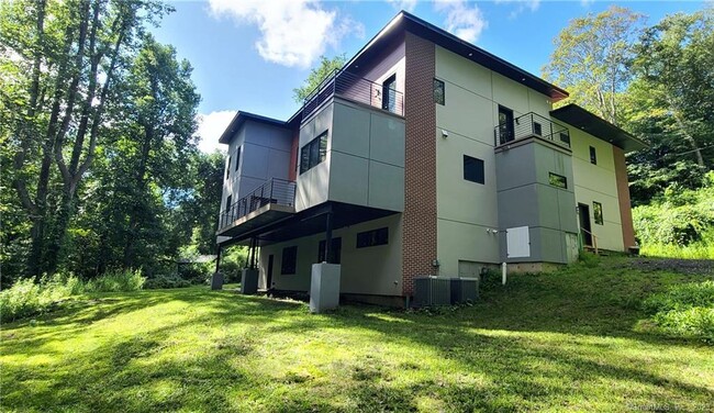 Foto del edificio - 25 Overidge Ln
