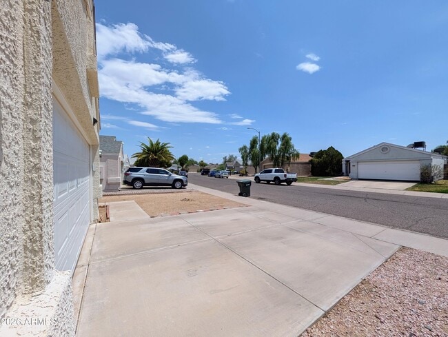 Building Photo - 2824 W Angela Dr