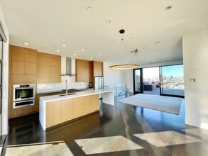 Building Photo - 1906-1906 20th St