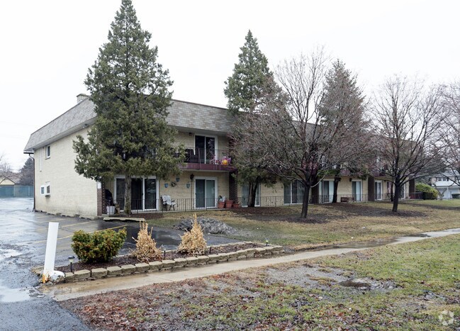 Building Photo - 3N550 Crown Rd