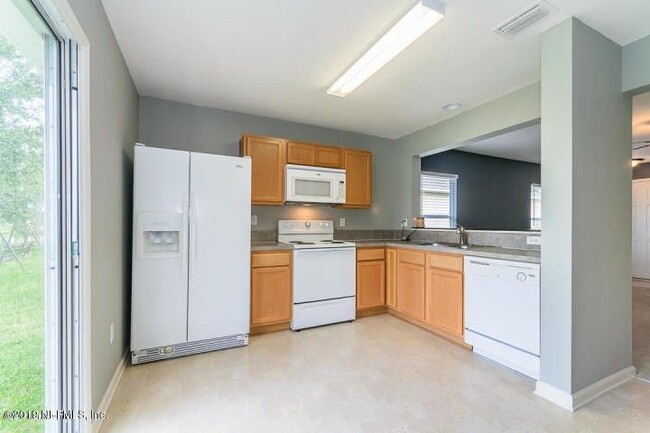 Building Photo - 201 Brookfall Dr