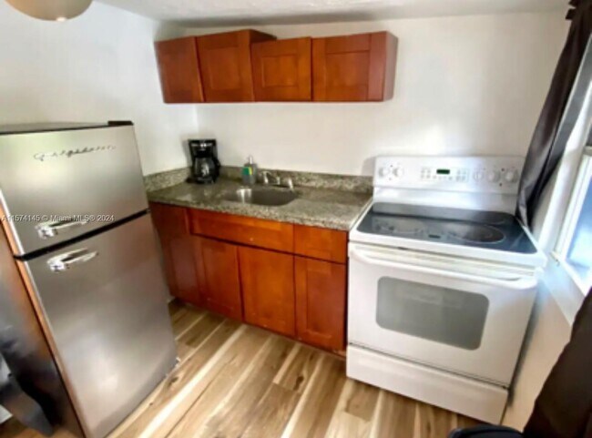 Building Photo - 7640 N Miami Ave