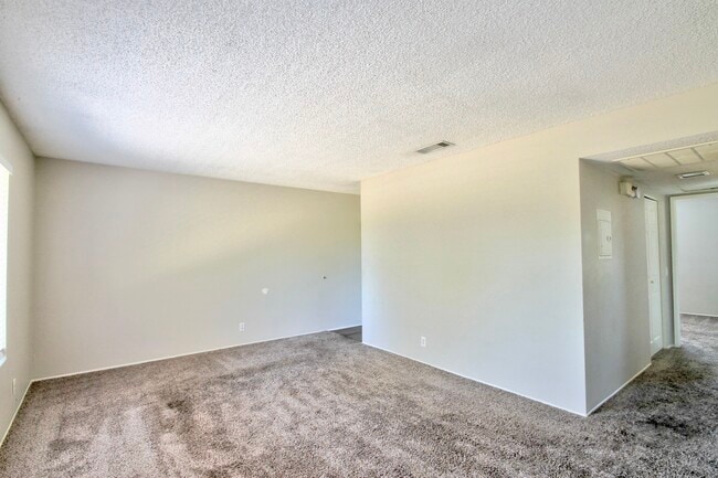Building Photo - 28259 Via Princesa