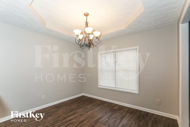 Building Photo - 637 Old Ivy Chase