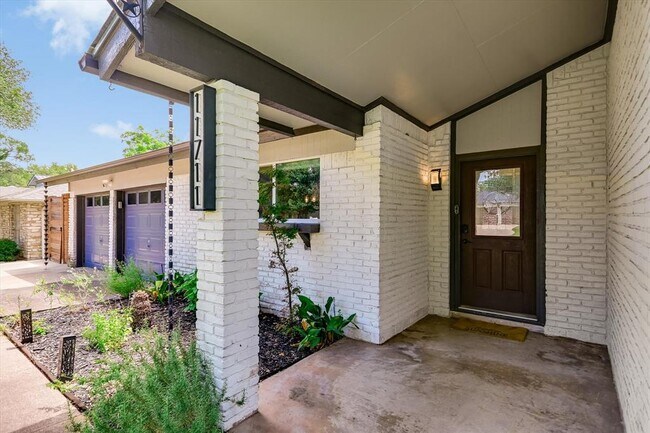 Foto del edificio - 11711 Three Oaks Trail