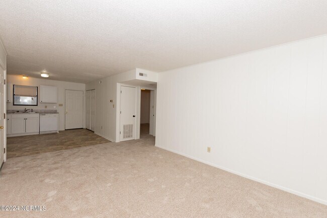 Foto del edificio - 104 Ravenwood Dr