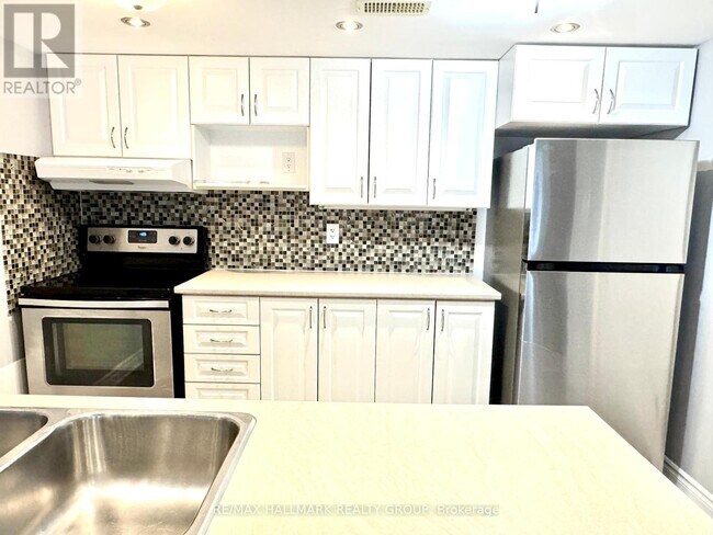 Building Photo - 126-126 Lindenshade Dr