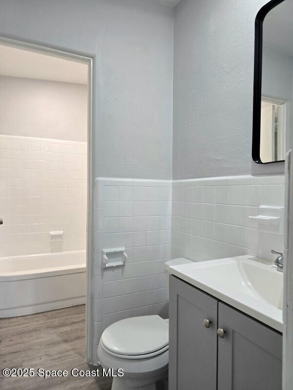 Building Photo - 3245 Royal Palm Ct
