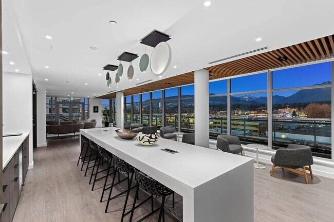 Photo du bâtiment - 801-801 Harbourside Dr