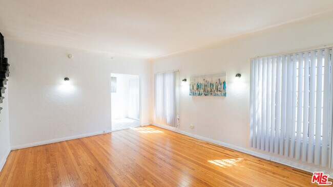 Foto del edificio - 6336 Orange St