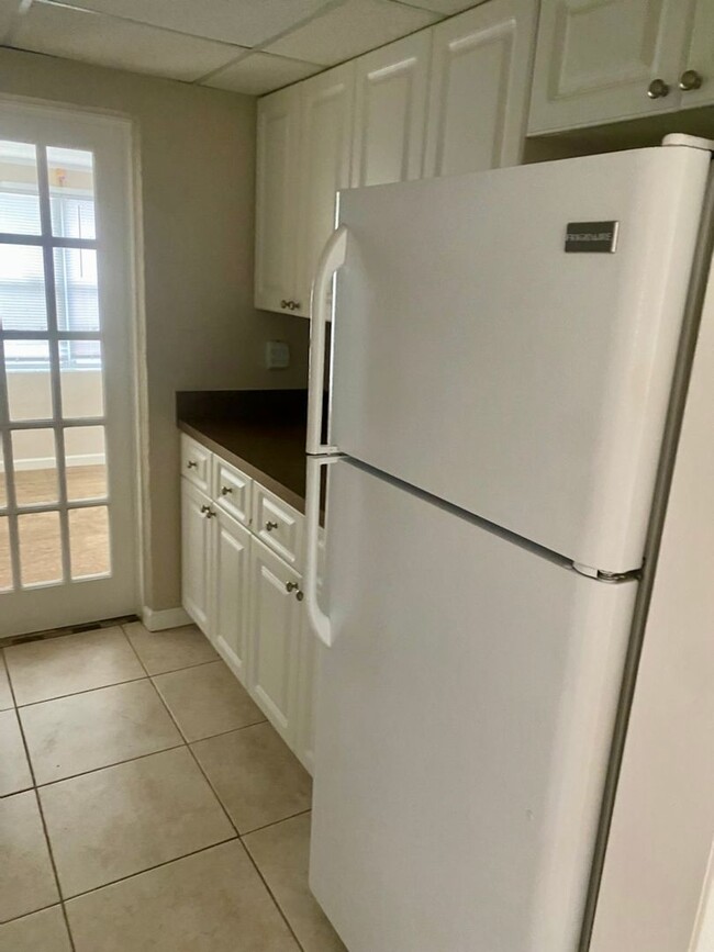 Building Photo - 2 Bedroom 1 Bath Home for Rent