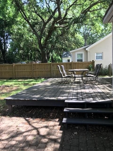 Building Photo - 216 Live Oak Avenue