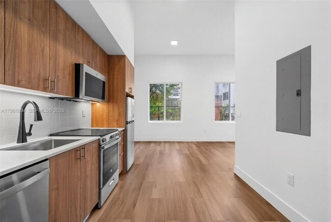 Foto del edificio - 650 SW 1st St