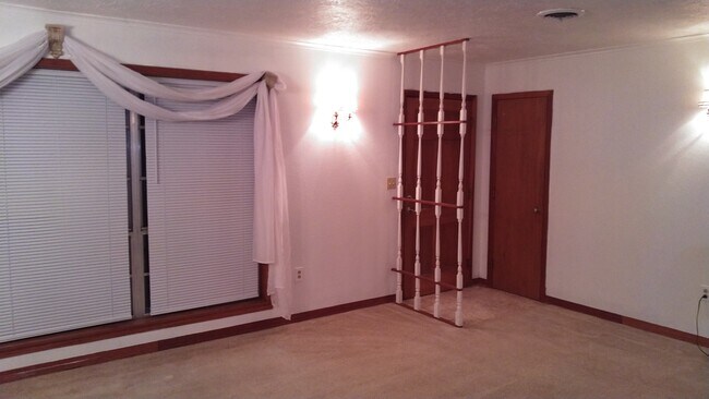 Building Photo - 5712 Bounds Rd