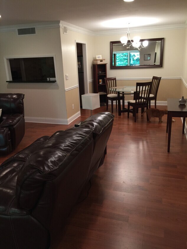 Primary Photo - 1009 Dunbar Dr