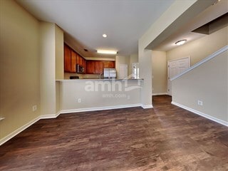 Building Photo - 212 Meadow Wood Rd