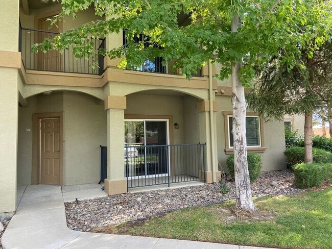 Foto del edificio - NW Reno Luxury 3 Bedroom Condo - Fitness Center, Pool, Club House