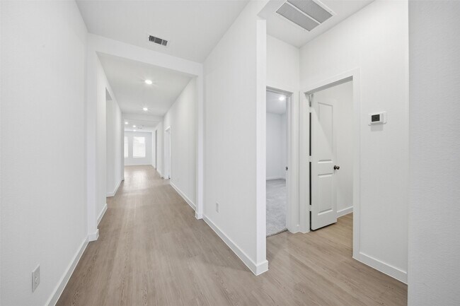 Building Photo - 21643 Colonial Medow Creek Trl