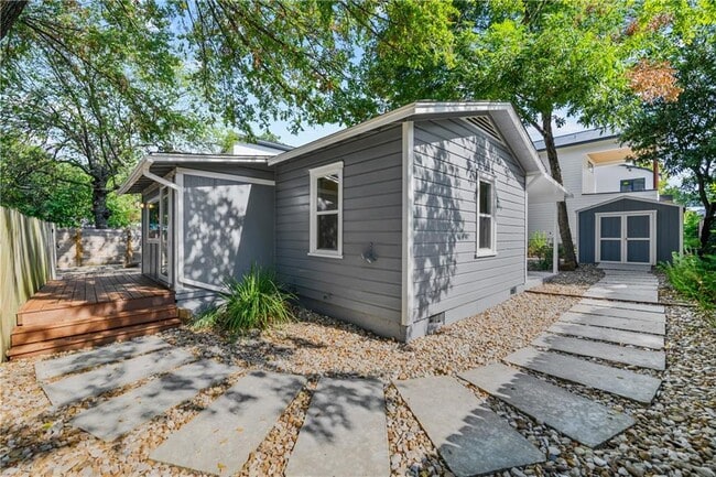 Building Photo - 1700 Cullen Ave
