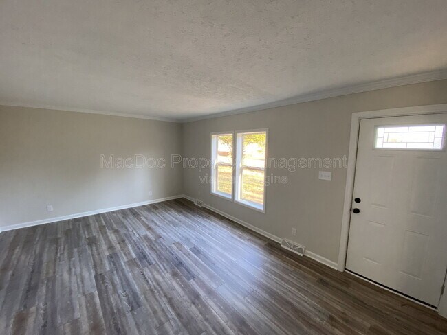 Foto del edificio - 10504 Benchmark Rd