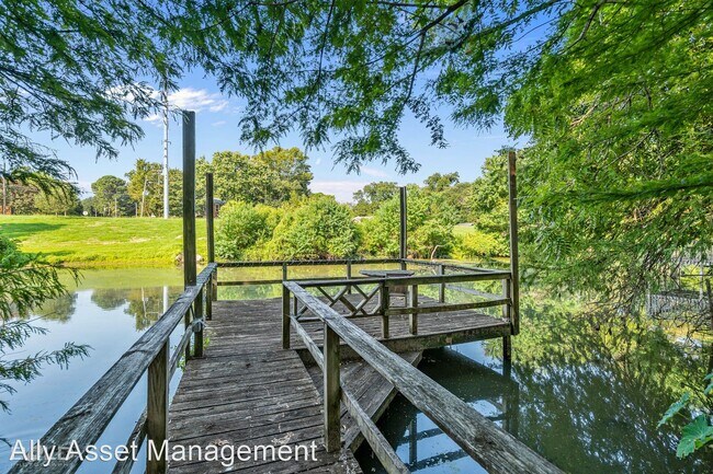 Building Photo - 2 br, 2.5 bath House - 819 River Rd