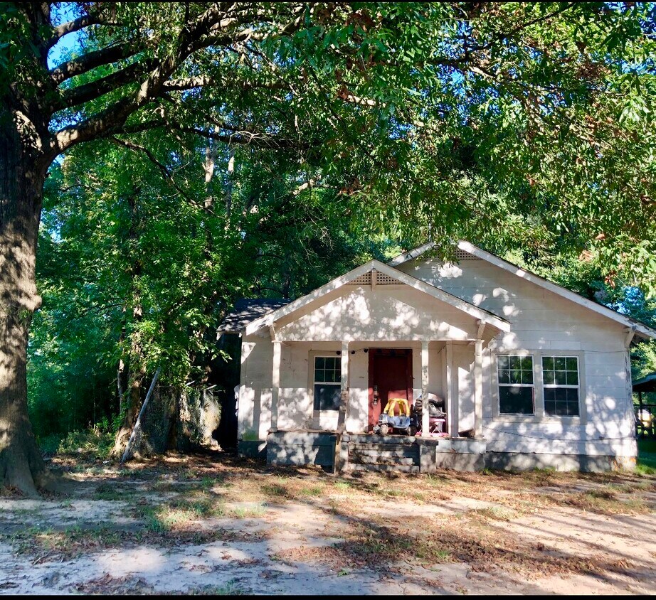 Primary Photo - 2605 Gordon Ave