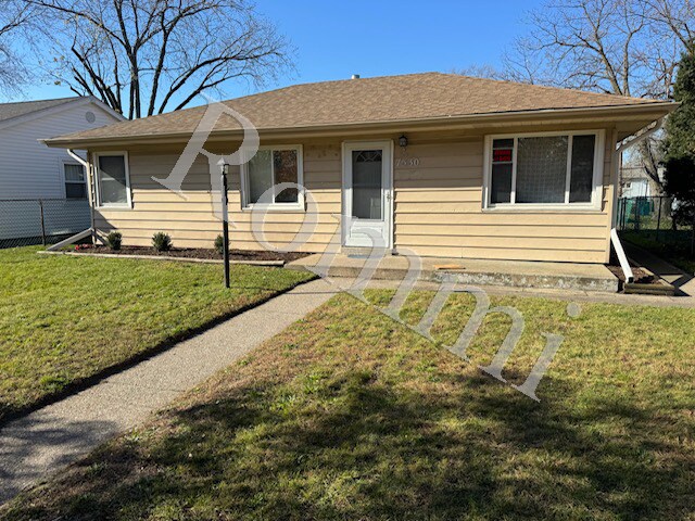Front - 7530 Chestnut Ave