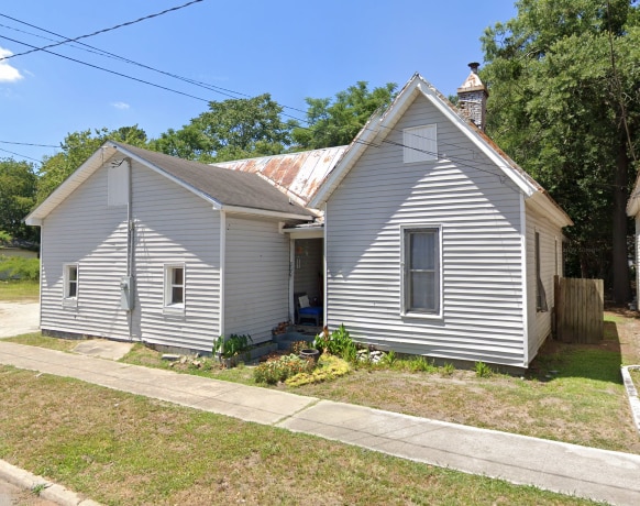 Building Photo - 800 E Caswell St