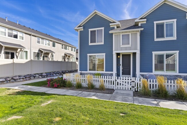 Photo - 14806 Queens Garden Ln (Bluffdale, UT) House