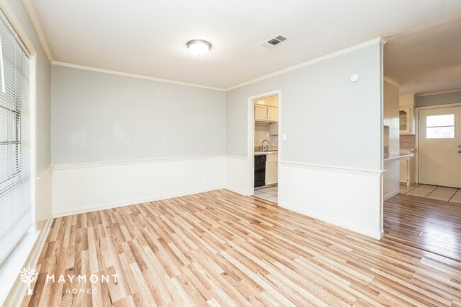 Building Photo - 5869 Kinder Dr