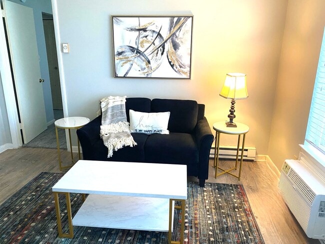 One Bedroom Living - Western Green