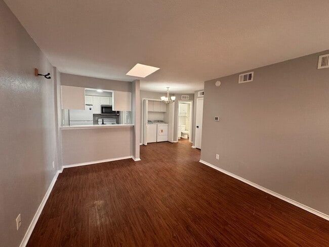 Building Photo - 9520 Royal Ln