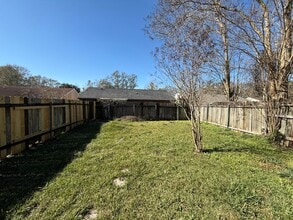 Building Photo - 109 Black Cir