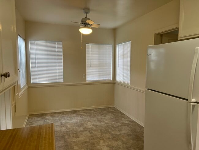 Building Photo - 519 S 7th St