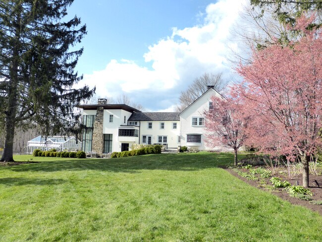 Foto del edificio - 423 Munger Ln