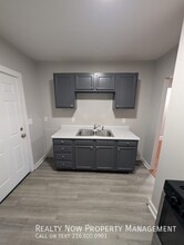 Building Photo - 1434 W 112th St