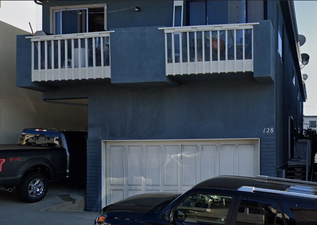 Front of bldg - 128 15th St