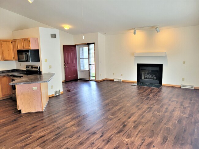 Building Photo - 6 Corona Ct
