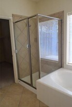 Building Photo - 803 Lazy Springs Ln