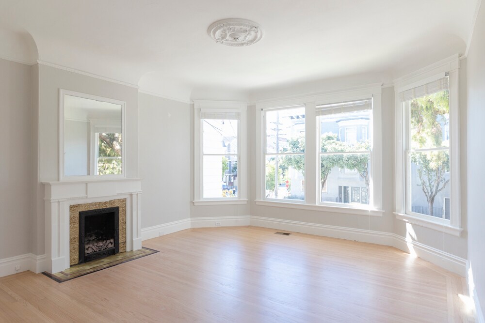 Living Room - 814 Lake St