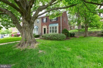 Building Photo - 4856 Bradley Blvd