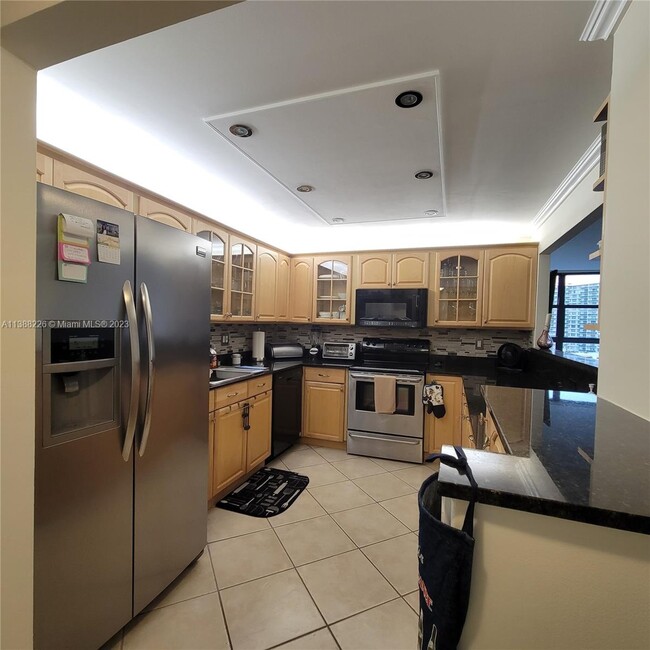 Building Photo - 200 Leslie Dr