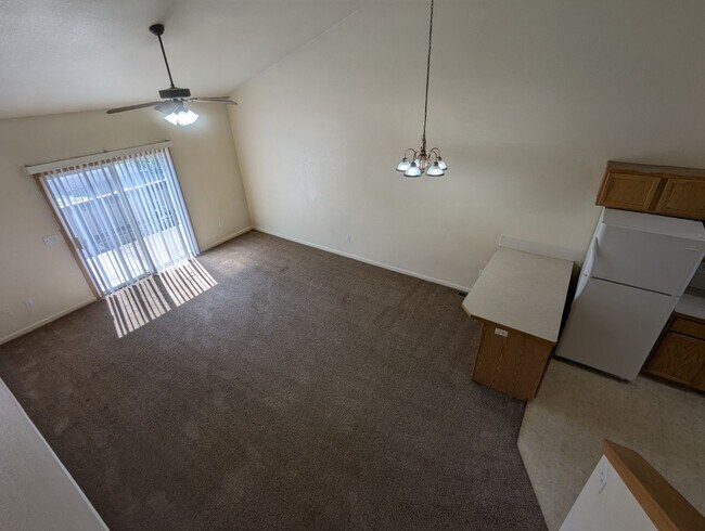 Foto del edificio - AWESOME 3-BDRM, 3-BATH, 4-LEVEL HOME AVAILABLE FOR IMMEDIATE OCCUPANCY IN GRAPEVINE - EVANS!