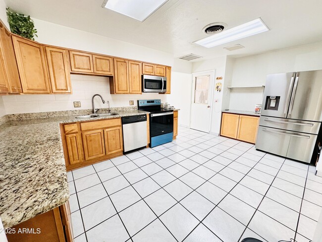 Foto del edificio - 936 E 7th Dr